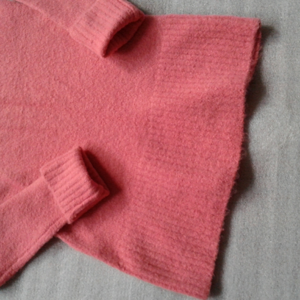Sweater - Picture 4 of 8